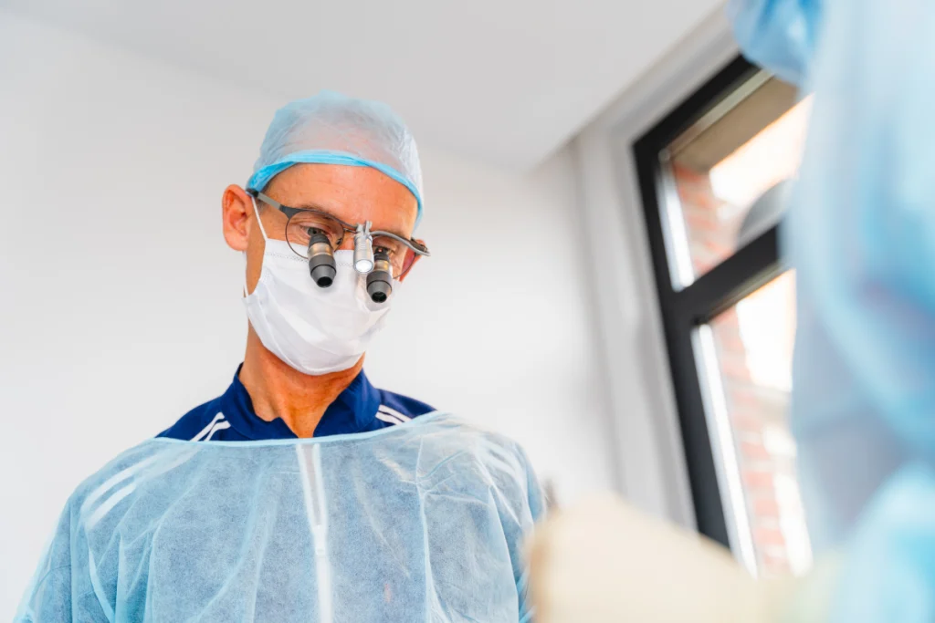 Implant dentaire à Valenciennes pour remplacer une dent manquante